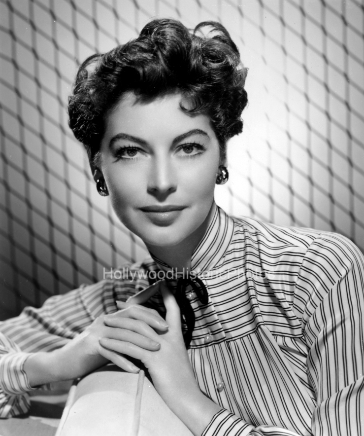 Ava Gardner 1954 wm.jpg